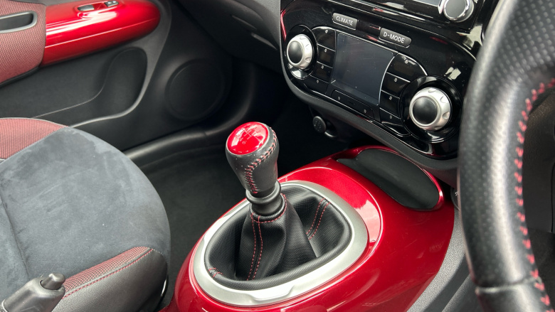 Nissan Juke 1.5 dCi N-Connecta 5dr Diesel Hatchback